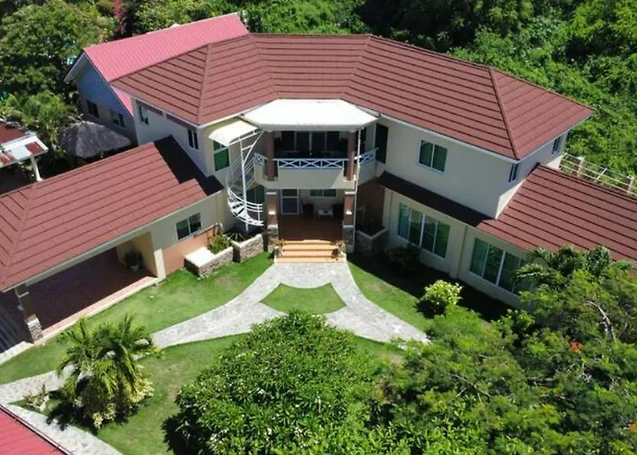 Cliff Syde 2br Whole Floor, Balcony And Seaviews Lodge Pooc