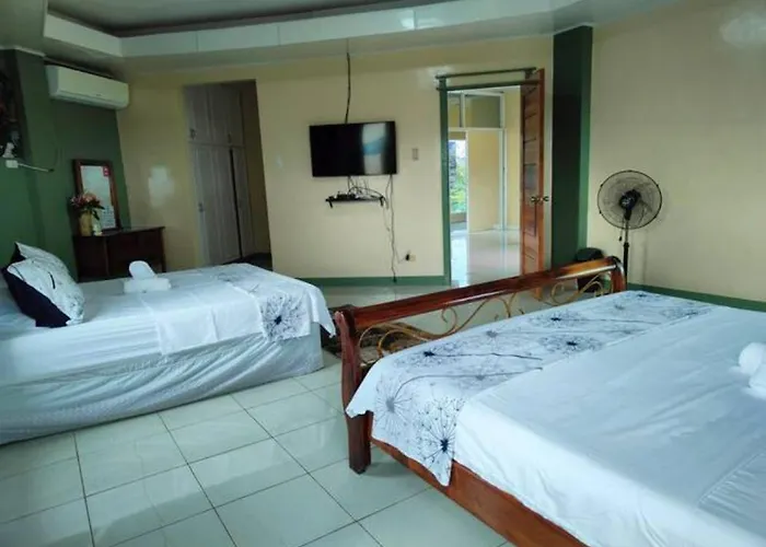 Lodge Cliff Syde 2br Whole Floor, Balcony And Seaviews *