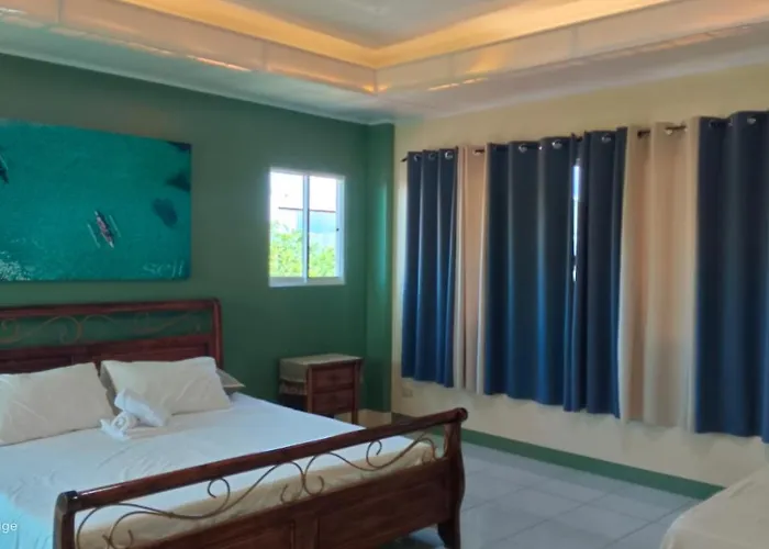 Cliff Syde 2br Whole Floor, Balcony And Seaviews Lodge Pooc