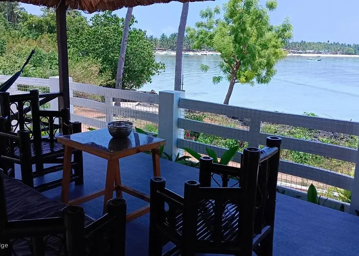 Lodge Cliff Syde 2br Whole Floor, Balcony And Seaviews *