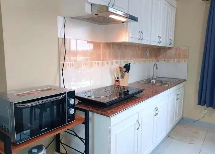 Cliff Syde 2br Whole Floor, Balcony And Seaviews * Pooc
